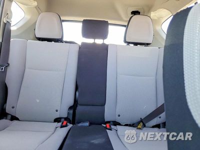 Zdjęcie 10 z 13 samochodu: 2018 TOYOTA RAV4 XLE VIN:JTMRFREV6JJ730053 - miniatura