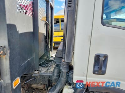 Zdjęcie 10 z 12 samochodu: 2011 ISUZU NPR VIN:JALC4W165B7001015 - miniatura