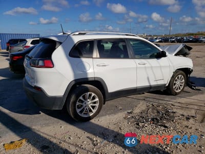 Trzecie zdjęcie samochodu z tyłu: 2020 JEEP CHEROKEE LATITUDE VIN:1C4PJLCB2LD654442 - miniatura