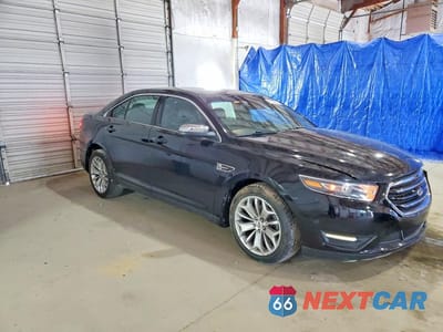 Czwarte zdjęcie samochodu z boku: 2018 FORD TAURUS LIMITED VIN:1FAHP2F86JG110623 - miniatura