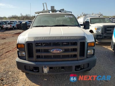 Piąte zdjęcie samochodu w środku: 2008 FORD F350 SUPER DUTY UTILITY / SERVICE TRUCK VIN:1FDSF30578EC32626 - miniatura