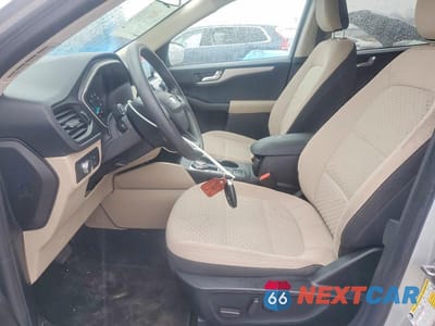 Zdjęcie 7 z 13 samochodu: 2020 FORD ESCAPE SE VIN:1FMCU9G61LUA89893 - miniatura