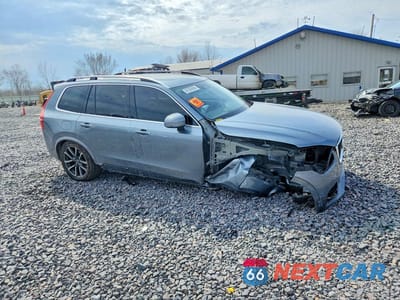 Czwarte zdjęcie samochodu z boku: 2018 VOLVO XC90 T6 VIN:YV4A22PK9J1334005 - miniatura