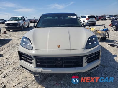 Piąte zdjęcie samochodu w środku: 2024 PORSCHE CAYENNE COUPE VIN:WP1BA2AY2RDA50506 - miniatura