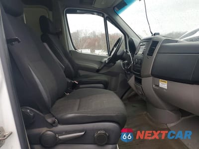 Zdjęcie 11 z 13 samochodu: 2014 MERCEDES-BENZ SPRINTER 2500 VIN:WD3PE7CC6E5835572 - miniatura