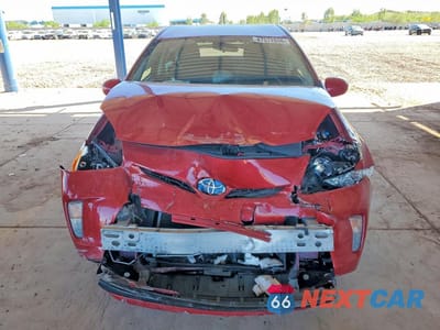 Piąte zdjęcie samochodu w środku: 2015 TOYOTA PRIUS TWO VIN:JTDKN3DU4F0450459 - miniatura