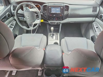 Zdjęcie 8 z 13 samochodu: 2014 TOYOTA TACOMA V6 VIN:3TMLU4EN6EM146209 - miniatura