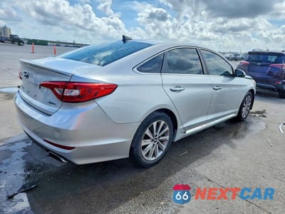 Trzecie zdjęcie samochodu z tyłu: 2015 HYUNDAI SONATA SPORT VIN:5NPE34AF5FH072413 - miniatura