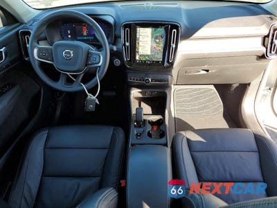 Zdjęcie 8 z 12 samochodu: 2024 VOLVO XC40 CORE VIN:YV4L12UK0R2203308 - miniatura
