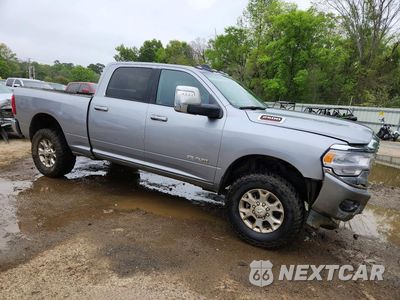 Czwarte zdjęcie samochodu z boku: 2024 RAM 2500 LARAMIE VIN:3C6UR5FJ4RG395529 - miniatura