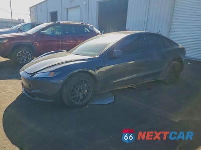 2025 TESLA MODEL 3 5YJ3E1EAXSF018967 - główne zdjęcie licytacji z USA - miniatura