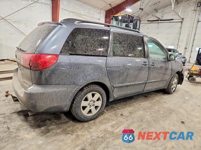 Trzecie zdjęcie samochodu z tyłu: 2010 TOYOTA SIENNA CE VIN:5TDKK4CC9AS341251 - miniatura