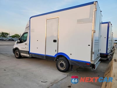 Drugie zdjęcie samochodu z przodu: 2022 FORD TRANSIT DELIVERY TRUCK VIN:1FDBW5Z83NKA35698 - miniatura