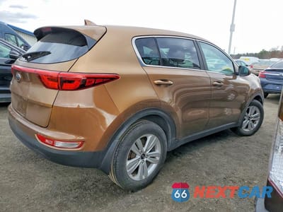 Trzecie zdjęcie samochodu z tyłu: 2017 KIA SPORTAGE LX VIN:KNDPM3ACXH7114863 - miniatura