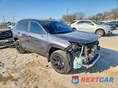 Czwarte zdjęcie samochodu z boku: 2025 TOYOTA RAV4 HYBRID XSE VIN:4T3E6RFVXSU180338 - miniatura