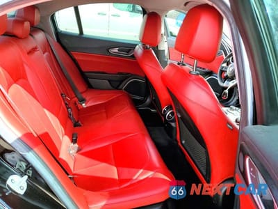 Zdjęcie 10 z 12 samochodu: 2020 ALFA ROMEO GIULIA VIN:ZARFAMAN0L7635973 - miniatura