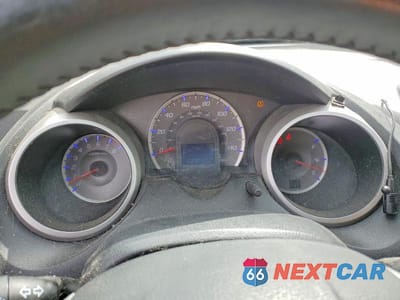 Zdjęcie 9 z 11 samochodu: 2010 HONDA FIT SPORT VIN:JHMGE8H43AC000742 - miniatura