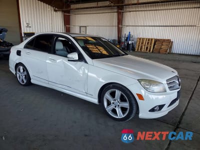 Czwarte zdjęcie samochodu z boku: 2010 MERCEDES-BENZ C 300 VIN:WDDGF5EB7AR105027 - miniatura