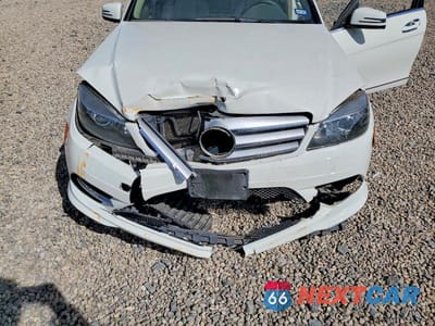 Zdjęcie 11 z 12 samochodu: 2011 MERCEDES-BENZ C 300 VIN:WDDGF5EB5BR151280 - miniatura