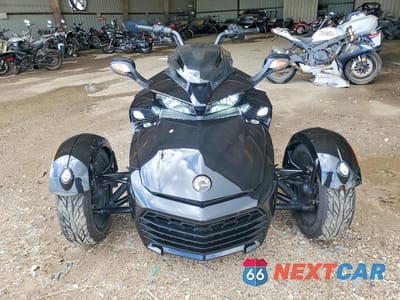 Drugie zdjęcie samochodu z przodu: 2017 CAN-AM SPYDER ROADSTER F3 VIN:2BXRDDD27HV002299 - miniatura