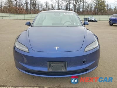 Piąte zdjęcie samochodu w środku: 2024 TESLA MODEL 3 VIN:5YJ3E1EB2RF802238 - miniatura