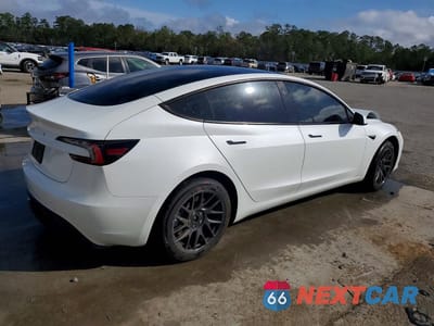 Trzecie zdjęcie samochodu z tyłu: 2025 TESLA MODEL 3 VIN:5YJ3E1EA3SF985517 - miniatura