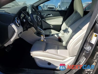 Zdjęcie 7 z 12 samochodu: 2019 MERCEDES-BENZ CLA 250 VIN:WDDSJ4EB8KN736817 - miniatura