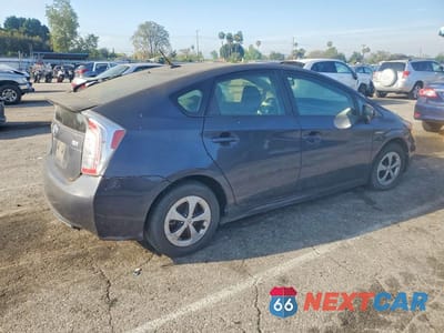 Trzecie zdjęcie samochodu z tyłu: 2012 TOYOTA PRIUS THREE VIN:JTDKN3DU0C1610603 - miniatura
