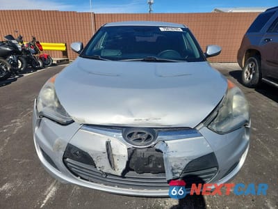 Piąte zdjęcie samochodu w środku: 2013 HYUNDAI VELOSTER BASE VIN:KMHTC6AD2DU146872 - miniatura