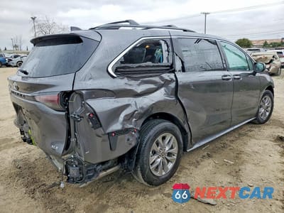 Trzecie zdjęcie samochodu z tyłu: 2025 TOYOTA SIENNA XLE 8-PASSENGER VIN:5TDJRKECXSS283922 - miniatura