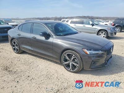 Czwarte zdjęcie samochodu z boku: 2024 VOLVO S60 PLUS VIN:7JRL12TL8RG298525 - miniatura