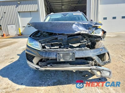 Piąte zdjęcie samochodu w środku: 2016 VOLKSWAGEN TOUAREG TDI VIN:WVGEP9BPXGD003633 - miniatura