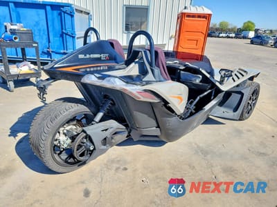 Czwarte zdjęcie samochodu z boku: 2022 POLARIS SLINGSHOT SLR VIN:57XAAFHB2N8149326 - miniatura