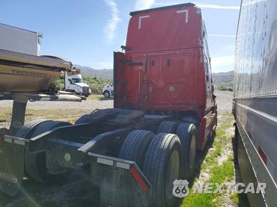 Czwarte zdjęcie samochodu z boku: 2022 FREIGHTLINER CASCAIA126 - SEMI TRUCK VIN:3AKJHHDR3NSMZ4152 - miniatura