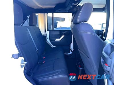 Zdjęcie 6 z 10 samochodu: 2013 JEEP WRANGLER UNLIMITED SAHARA VIN:1C4BJWEG1DL677366 - miniatura