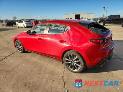 Drugie zdjęcie samochodu z przodu: 2019 MAZDA 3 PREFERRED VIN:JM1BPAMMXK1136821 - miniatura