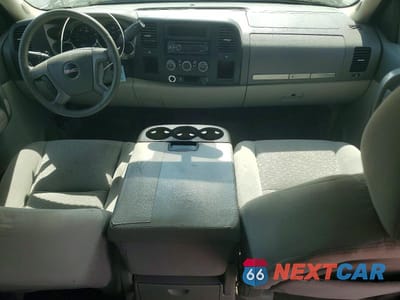 Zdjęcie 8 z 12 samochodu: 2007 GMC NEW SIERRA C1500 VIN:2GTEC13C371634880 - miniatura