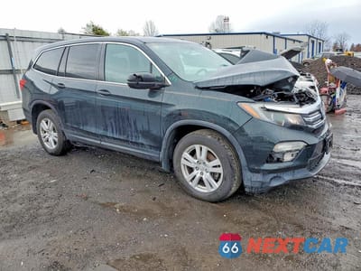 Czwarte zdjęcie samochodu z boku: 2016 HONDA PILOT LX VIN:5FNYF6H18GB093332 - miniatura