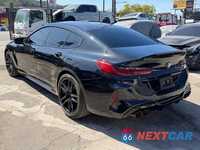 Trzecie zdjęcie samochodu z tyłu: 2025 BMW M8 VIN:WBSGV0C02SCT39039 - miniatura