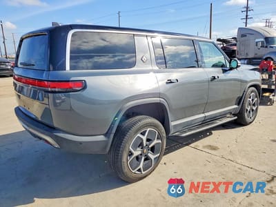 Trzecie zdjęcie samochodu z tyłu: 2024 RIVIAN R1S ADVENTURE VIN:7PDSGCBA3RN030064 - miniatura