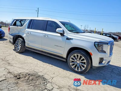 Czwarte zdjęcie samochodu z boku: 2023 GMC YUKON XL DENALI VIN:1GKS2JKT1PR200721 - miniatura