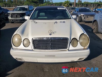 Piąte zdjęcie samochodu w środku: 2001 MERCEDES-BENZ E 430 VIN:WDBJF70J11X052992 - miniatura