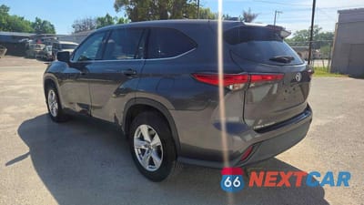 Trzecie zdjęcie samochodu z tyłu: 2021 TOYOTA HIGHLANDER L VIN:5TDCZRAH2MS064913 - miniatura