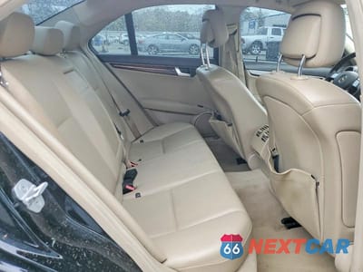 Zdjęcie 10 z 11 samochodu: 2012 MERCEDES-BENZ C 250 VIN:WDDGF4HB1CR192450 - miniatura