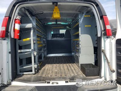 Zdjęcie 10 z 14 samochodu: 2021 CHEVROLET EXPRESS 2500 CARGO UTILITY / SERVICE VAN VIN:1GCWGAFP2M1303331 - miniatura