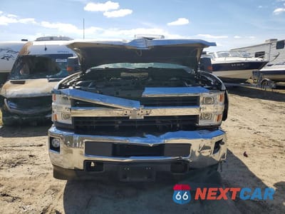 Piąte zdjęcie samochodu w środku: 2016 CHEVROLET SILVERADO K3500 VIN:1GC5KYC86GZ166948 - miniatura
