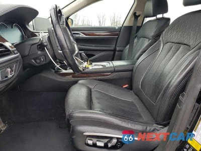 Zdjęcie 7 z 11 samochodu: 2016 BMW 750 XI VIN:WBA7F2C55GG420187 - miniatura
