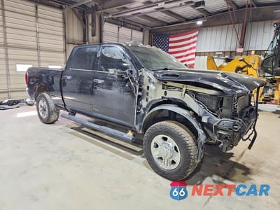 Czwarte zdjęcie samochodu z boku: 2022 RAM 2500 BIG HORN VIN:3C6UR5DL5NG131511 - miniatura