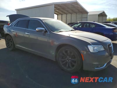 Czwarte zdjęcie samochodu z boku: 2018 CHRYSLER 300 LIMITED VIN:2C3CCAEGXJH148710 - miniatura