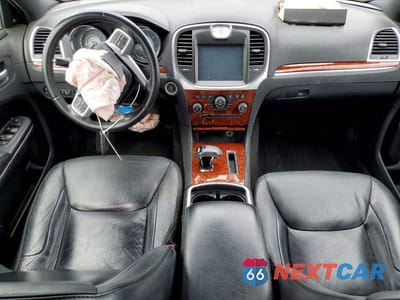 Zdjęcie 8 z 12 samochodu: 2012 CHRYSLER 300 LIMITED VIN:2C3CCACG0CH250121 - miniatura